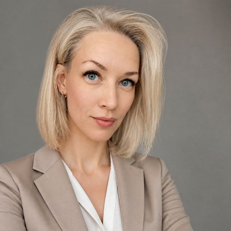 Елена Службина